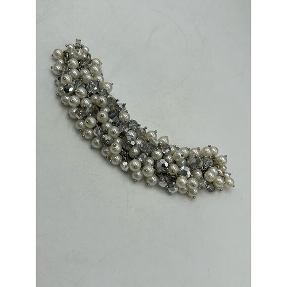 Womens Silver Tone Faux Pearl Silver Bead Cluster Cha Cha Dangle Bracelet - Picture 6 of 8